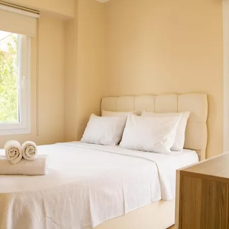 Villa Peaceful House With Refreshing Terrace In *