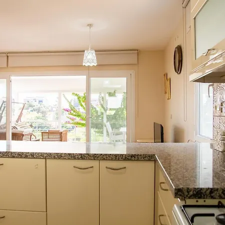 Peaceful House With Refreshing Terrace In * Çeşme