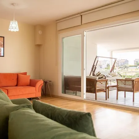 Peaceful House With Refreshing Terrace In Villa