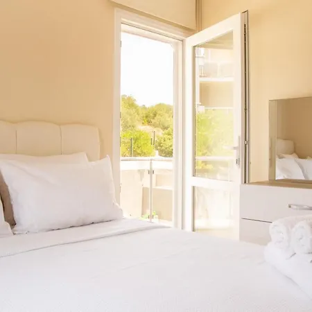 Villa Peaceful House With Refreshing Terrace In *