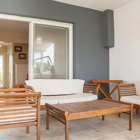 Villa Peaceful House With Refreshing Terrace In Çeşme